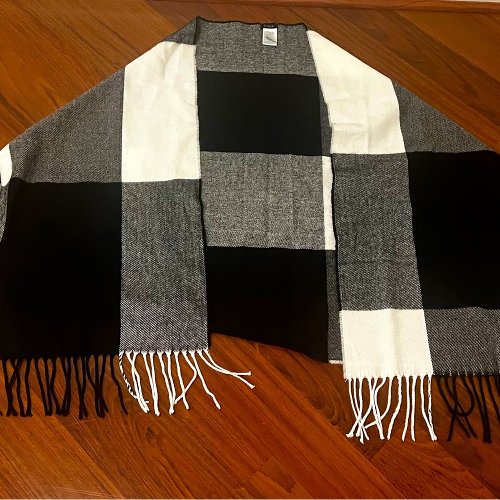 J Crew Black White Plaid Poncho Scarf 
Like New 
One Size
